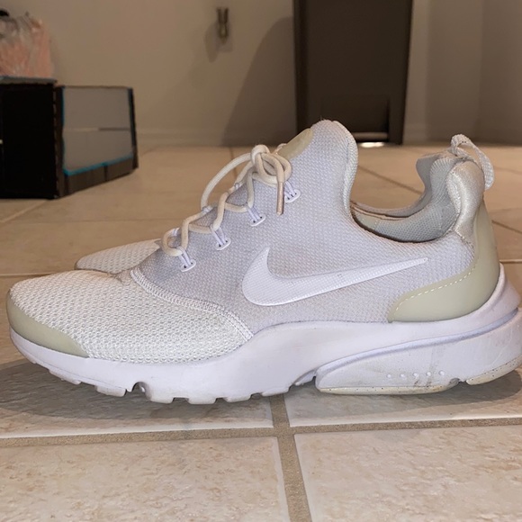 nike women's presto fly white